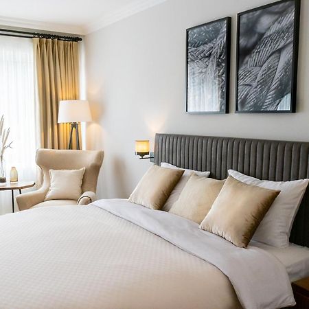 Hochwertige Ferienwohnung Mit Sonnenterrasse & Gartenblick, Nur Wenige Gehminuten Zum Strand ชาร์บอยท์ซ ภายนอก รูปภาพ