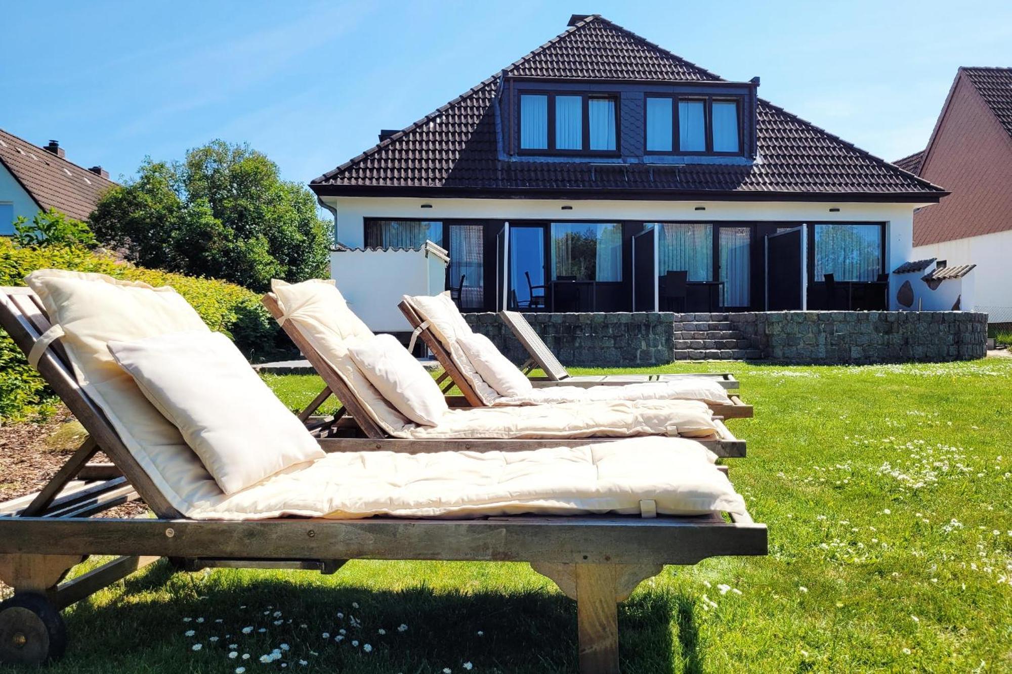 Hochwertige Ferienwohnung Mit Sonnenterrasse & Gartenblick, Nur Wenige Gehminuten Zum Strand ชาร์บอยท์ซ ภายนอก รูปภาพ